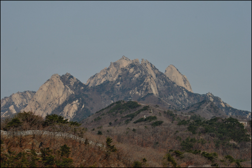 북한산의 만경대.백운대.인수봉 이미지