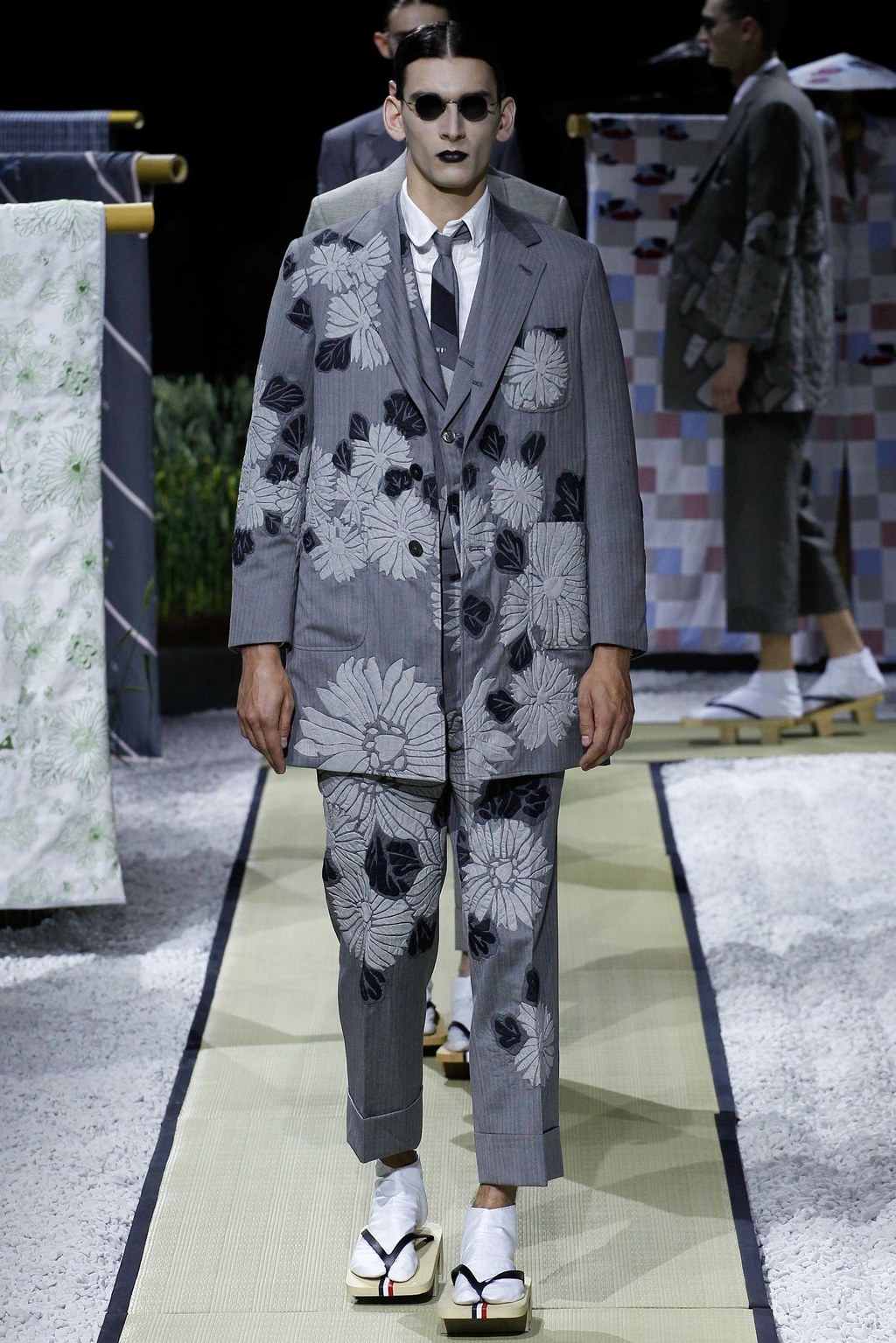 일본풍의 톰브라운 SS16 (데이터주의) | 인스티즈