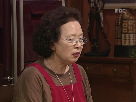 [거침없이하이킥] 가사도우미한테 미안해서 일을 못시키는 문희ㅠㅠ.jpg | 인스티즈