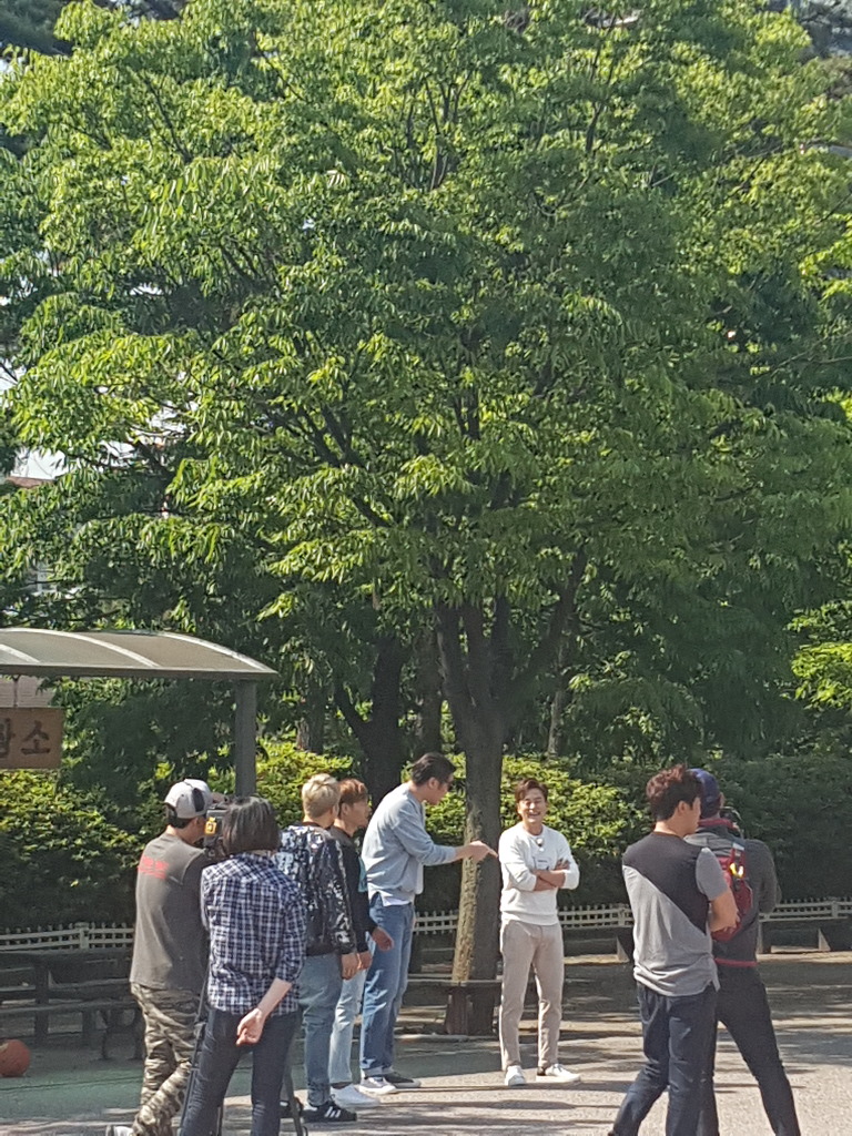 여의도 공원 갔다가 어서옵쇼 촬영하는거 봤네요 | 인스티즈