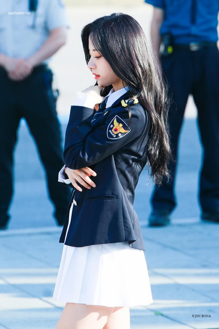 경찰복 입은 우주소녀 보나 | 인스티즈