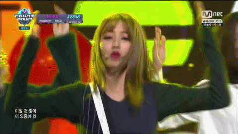 [twice] 오늘자 트와이스 리더 갓지효 움짤.gif | 인스티즈