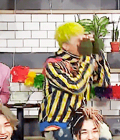무도에서 괴로워하던 지드래곤.gif | 인스티즈
