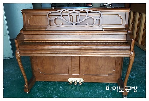 홍피아노 이미지