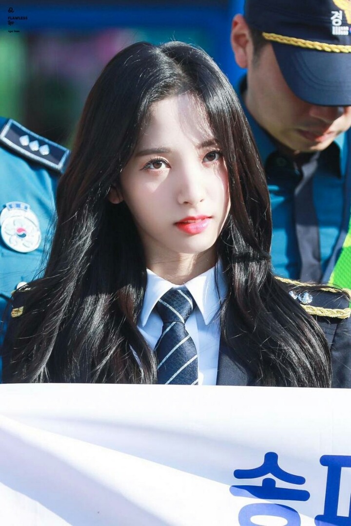 어제자 경찰제복 우주소녀 | 인스티즈