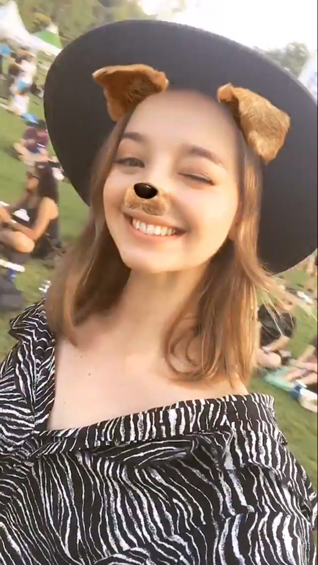 7/29 홀리데이랜드 페스티벌에 간 안젤리나 다닐로바.insta | 인스티즈