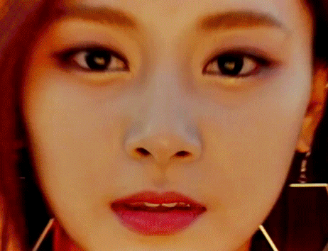 모모와 쯔위.gif | 인스티즈