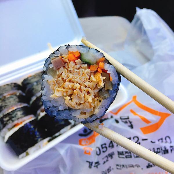 국시랑김밥이랑 이미지