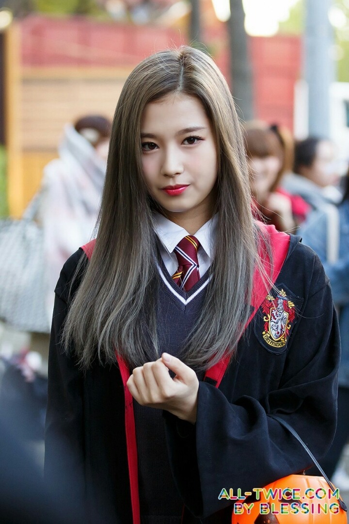 머리 묶는거랑 푼거랑 갭이 큰거같은 여자아이돌 .jpg | 인스티즈