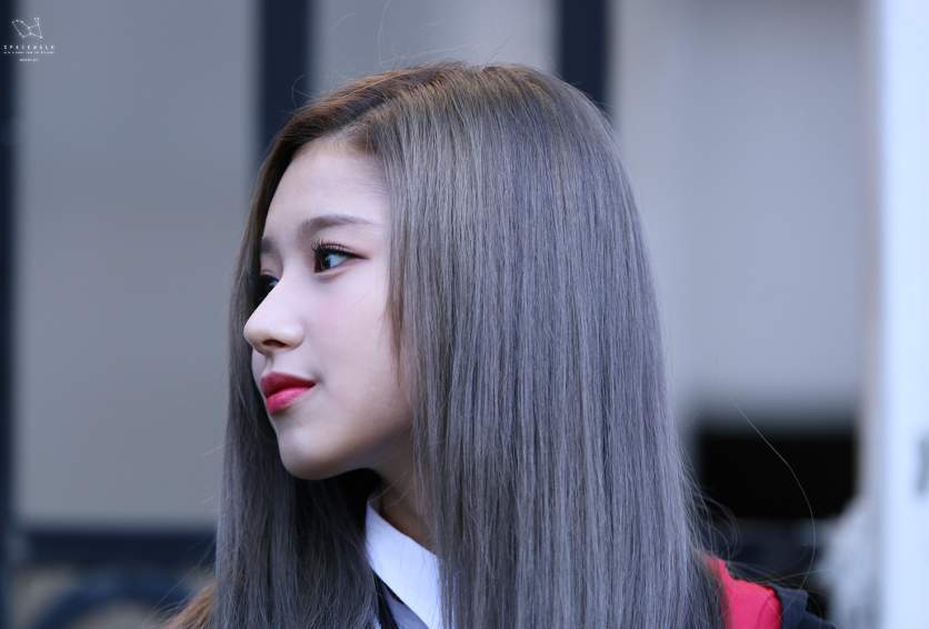 사나의 옆태.JPG | 인스티즈
