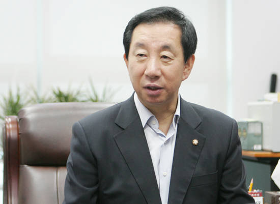 개인적으로 김성태의원 닮았다고 생각하는 사람 | 인스티즈