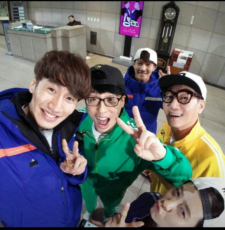 [런닝맨] 이제는 보지못할 것 같은 훈훈한 멤버들 단체 사진..(1) | 인스티즈