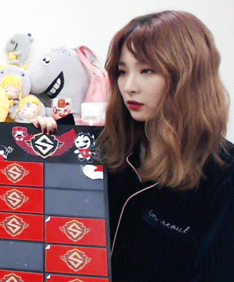 [레드벨벳] 고기에 눈을 떼지 못하는 슬기.gif | 인스티즈