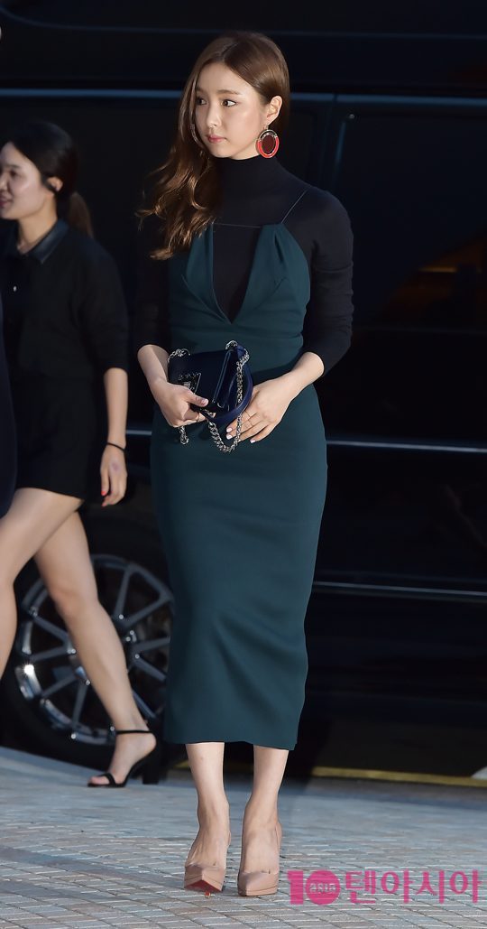 오늘자 신세경 | 인스티즈