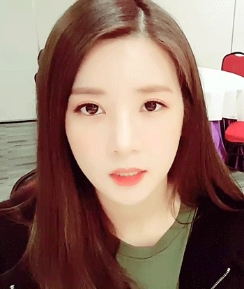오늘자 에이핑크 브이앱(초롱이 위주).gif | 인스티즈