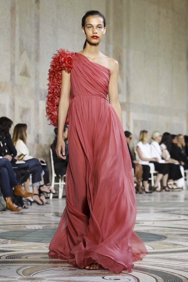 2018 S/S Giambattista Valli 오뜨꾸뛰르 컬렉션 | 인스티즈