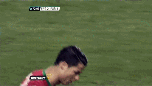 역전 당하자 신발끈 고쳐매는 호날두.gif | 인스티즈