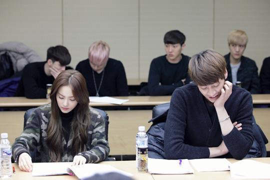 인간계가 아닌 다른 종족계 같은 조인성 산다라박 실제 체구 jpg | 인스티즈