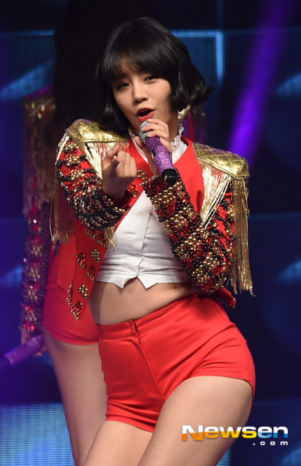오늘자 걸스데이 너무 꽉끼는 의상 | 인스티즈