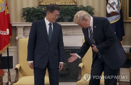 한 중 일 미국과 정상회담 악수와 분위기.JPG | 인스티즈