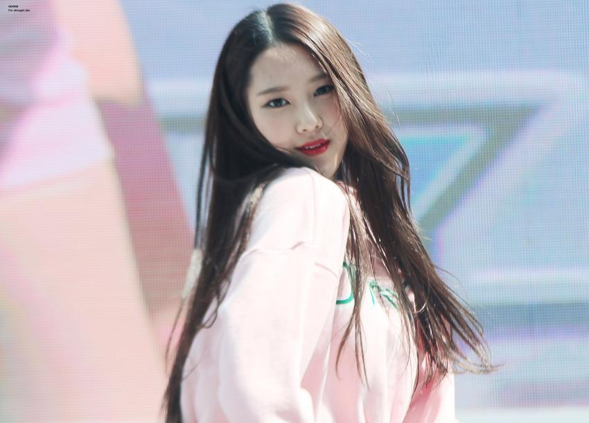 겉으로 보기엔 시크해보이지만 실제론 착한 오마이걸 지호.JPG | 인스티즈