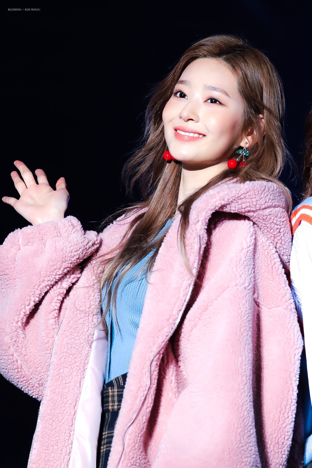 좀이쁜거같은 아이즈원 민주.jpg | 인스티즈
