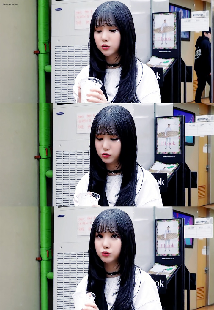 [여자친구] 주문한 와칸다 여권 케이스가 도착해서 은하 | 인스티즈