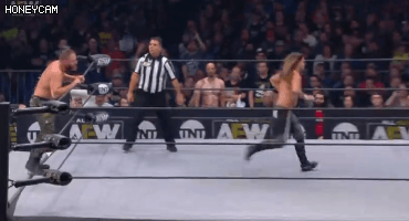 [AEW] 존 목슬리 vs 조이 자넬라.gif | 인스티즈