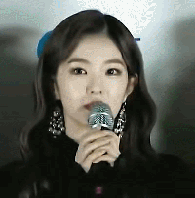 플래시 세례 받는 아이린.gif | 인스티즈