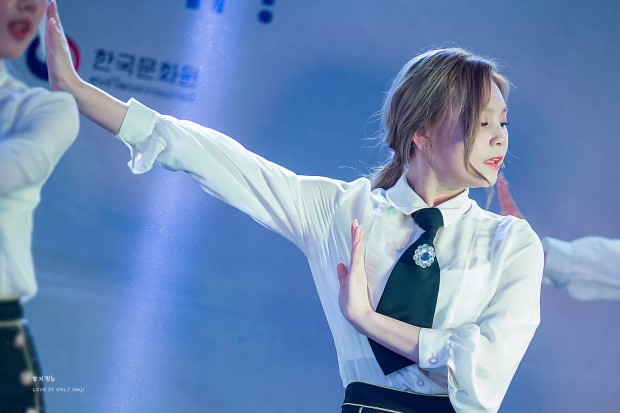 여자친구 엄지 | 인스티즈