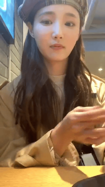어제 3주년 기념 인스타 라이브한 모모랜드 연우.gif | 인스티즈