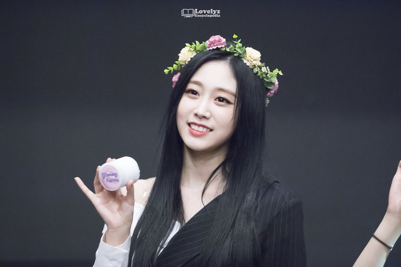 다시 흑발로 돌아온 러블리즈 지수.gif | 인스티즈