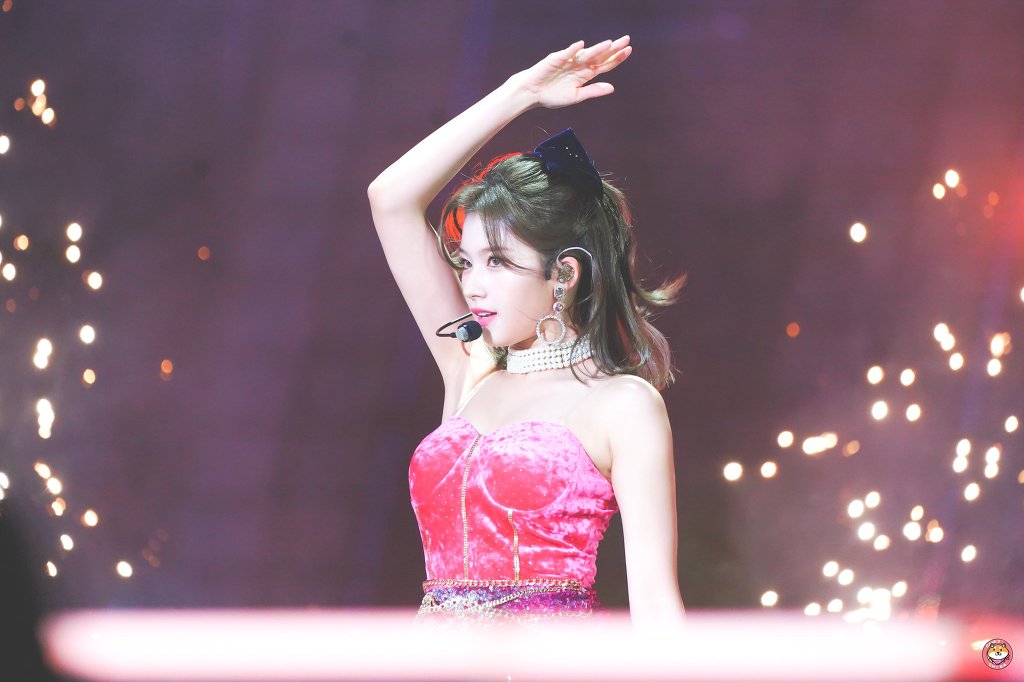 오늘이 생일인 트와이스 사나.jpgif (335장) | 인스티즈