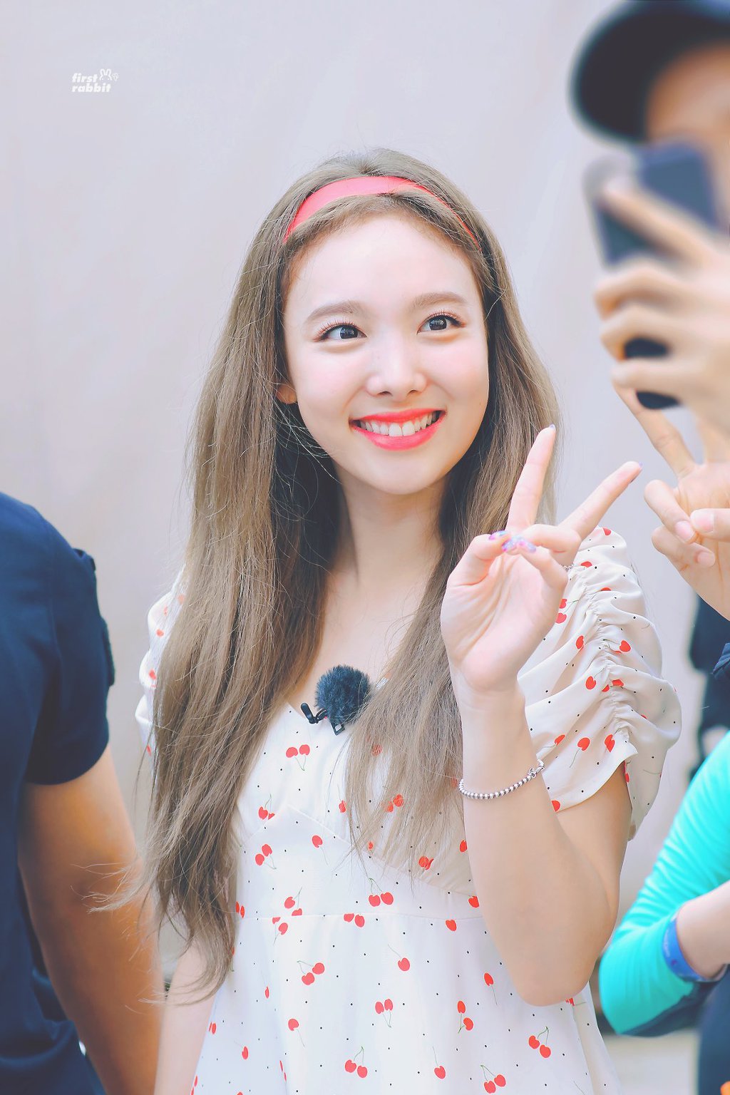 180711 KBS 연예가중계 게릴라 데이트 촬영 - 체리 토끼 나연이 of TWICE | 인스티즈
