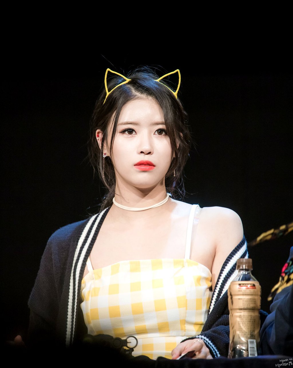 노란 원피스에 고양이 머리띠를 쓴 러블리즈 미주.jpgif | 인스티즈