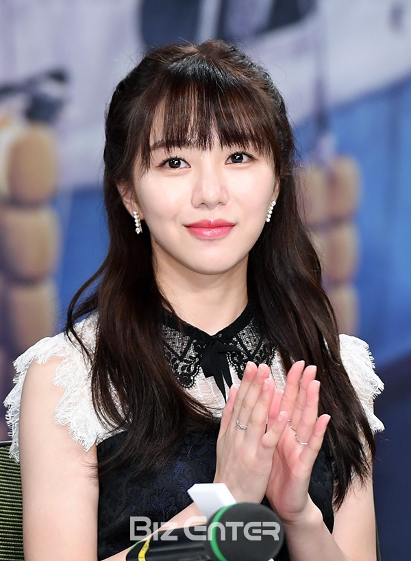 민아랑 같이 영국 해이페스티벌 가고싶다 | 인스티즈