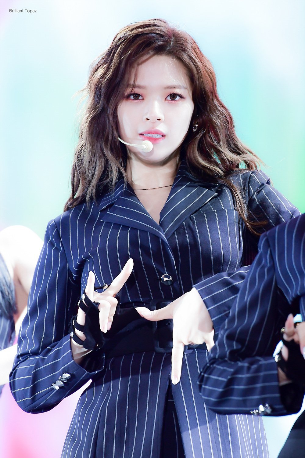 요즘 너무 이쁜 정연이 광주 슈퍼콘서트 | 인스티즈