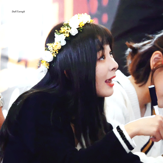 [레드벨벳] 팬 싸인회 머리띠한 곰슬기.jpgif | 인스티즈