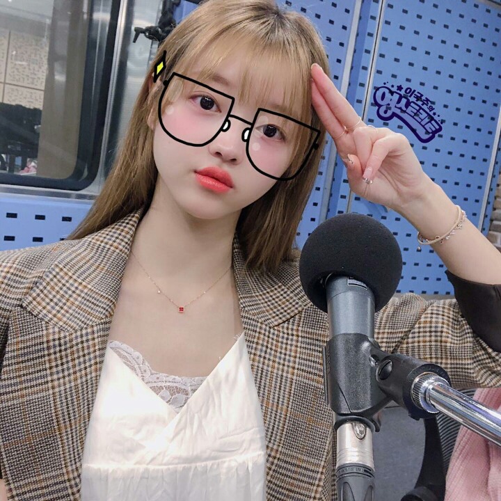 오늘자 오마이걸 라디오 개인 사진 | 인스티즈