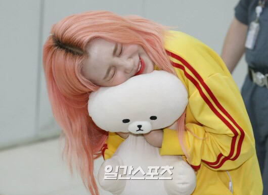 6/19 귀국하는 모모랜드 주이.jpg | 인스티즈