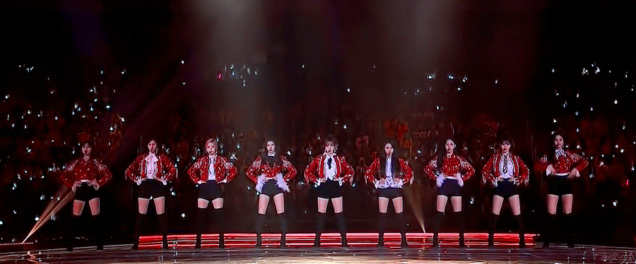 TWICE INTRO + YES or YES + What is Love + Dance the Night Away + MOMO, SANA, MINA, NAYEON Bad Girl, Good Girl [2018MAMAinJAPAN] | 인스티즈