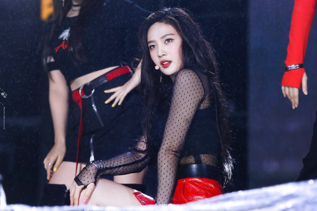 레드벨벳의 큐티섹시갓 둥둥이 조이.jpg | 인스티즈