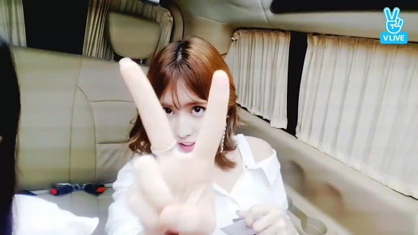 한손으로 숫자 세다가 큰일날 뻔한 모모.jpg | 인스티즈