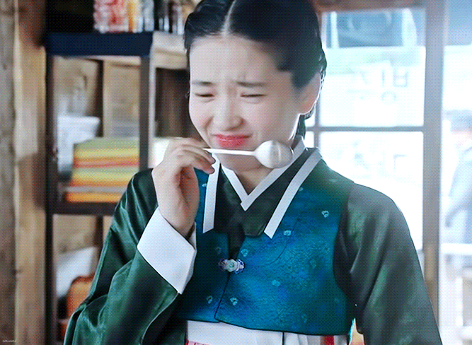 흥이 넘치는 김태리.gif | 인스티즈
