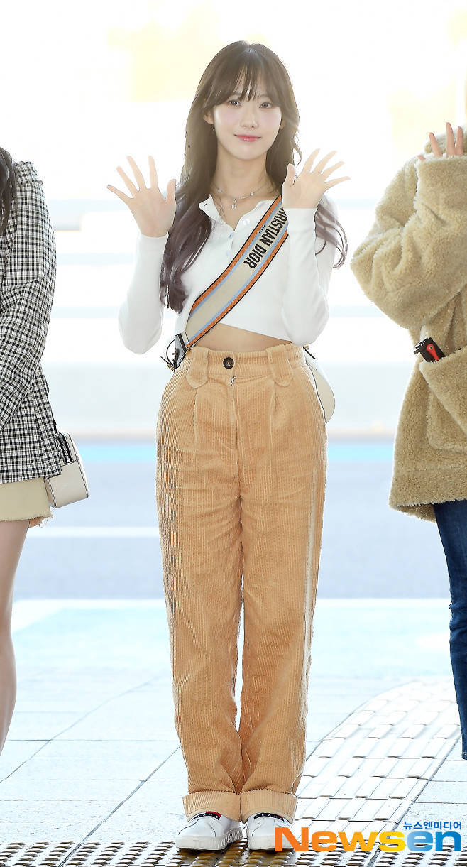 우주소녀 싱가포르 출국.jpg | 인스티즈