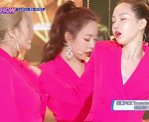 점점 진화하는 손나은&오하영의 두유럽미.gif | 인스티즈