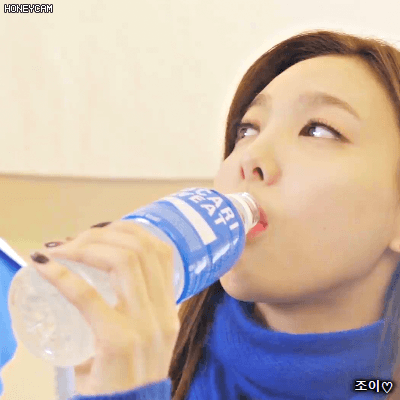 포카리스웨트 CF 비하인드 트와이스 나연.gif | 인스티즈