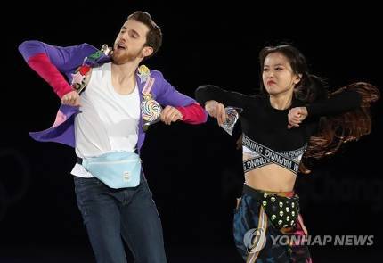 민유라가 안아주는 겜린 ㄷㄷㄷ.jpg | 인스티즈