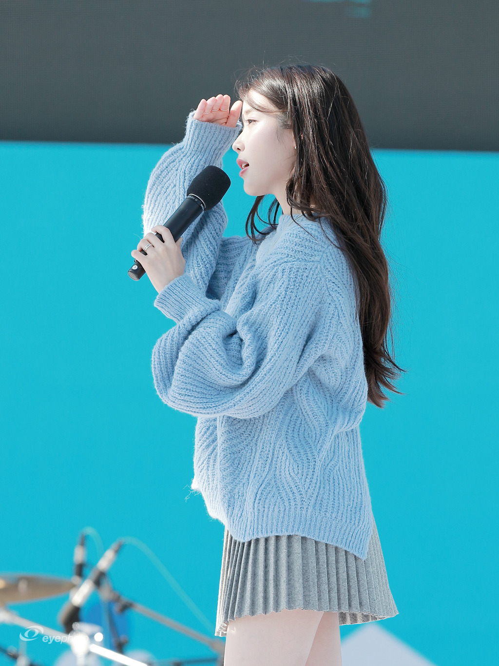 하늘하늘한 하늘색 아이유.jpg | 인스티즈