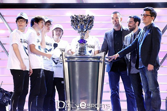 [LOL] RNG 롤드컵 우승했다면 역대급 포스 두팀이랑 동급이다 vs 힘들다 | 인스티즈